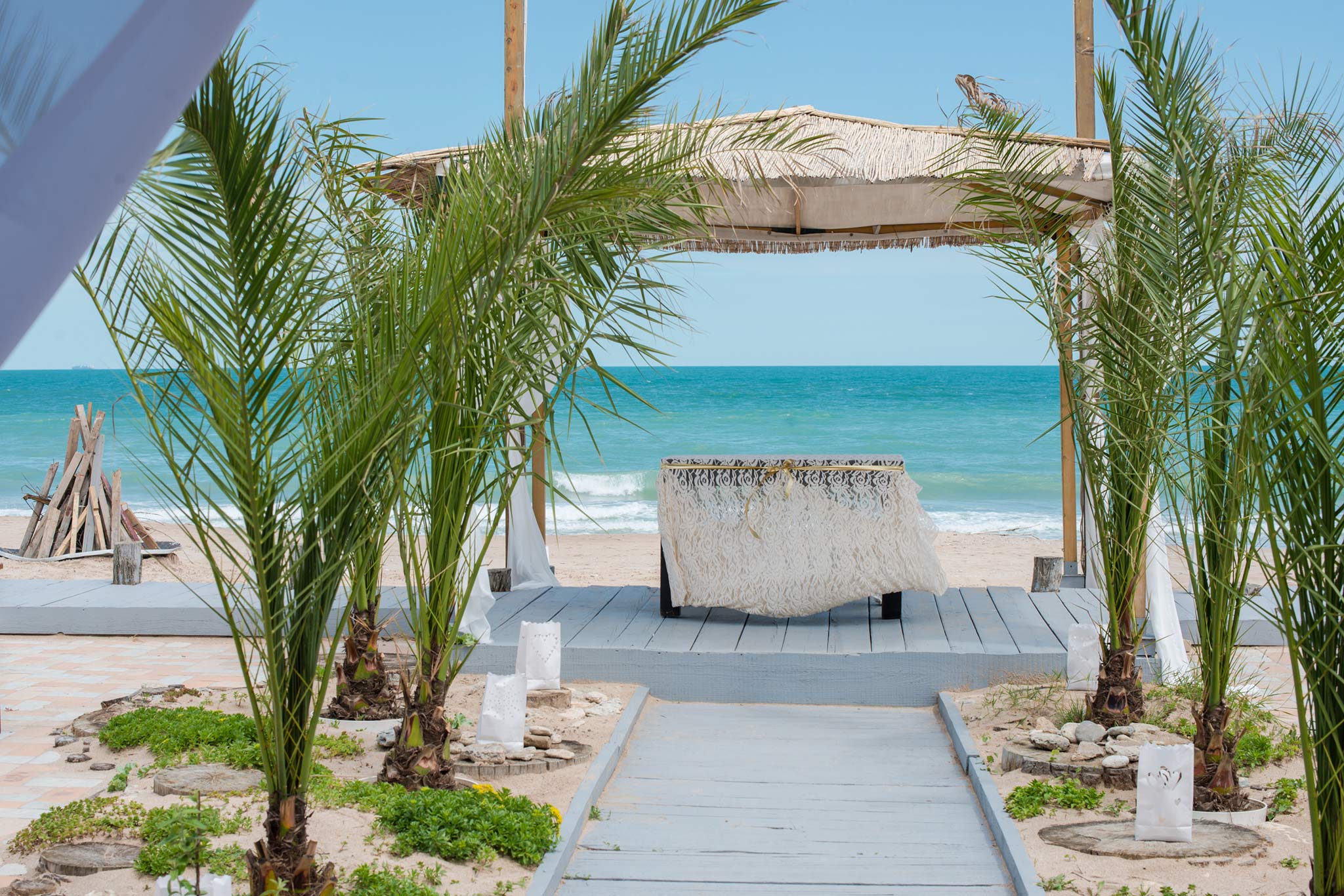 Nuntă pe plajă organizată în România