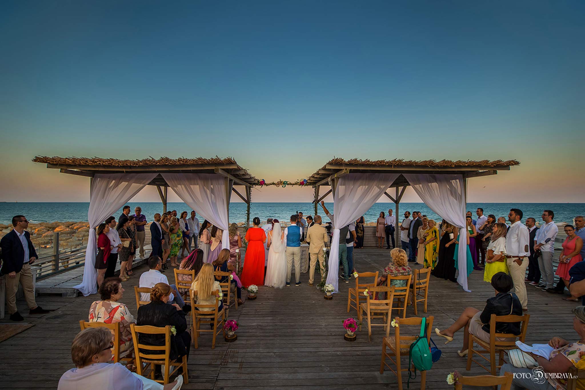 Nuntă pe plajă organizată în România