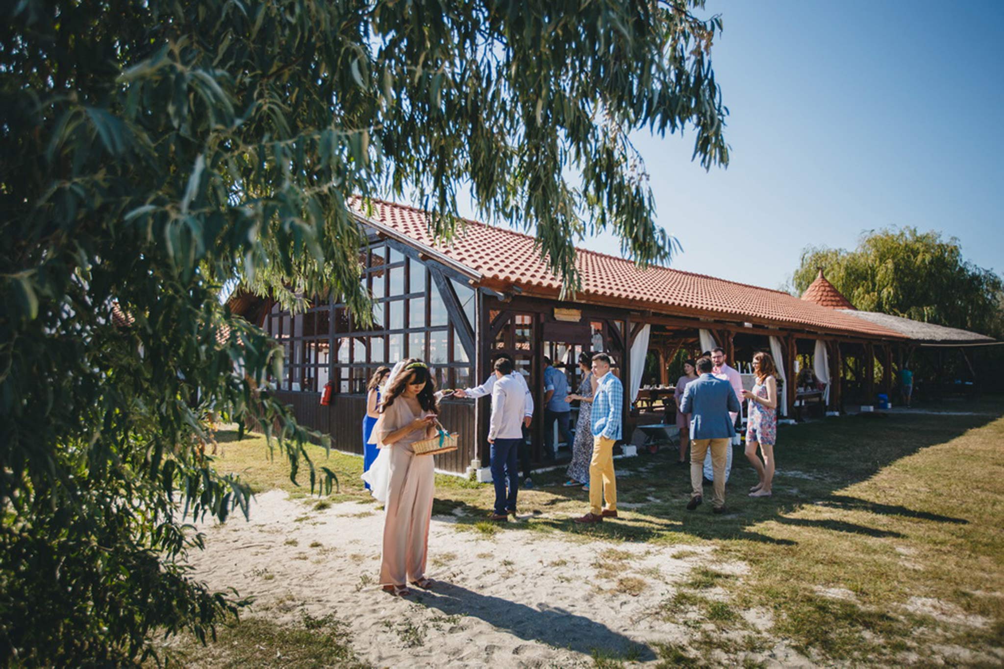 Nuntă pe plajă organizată în România