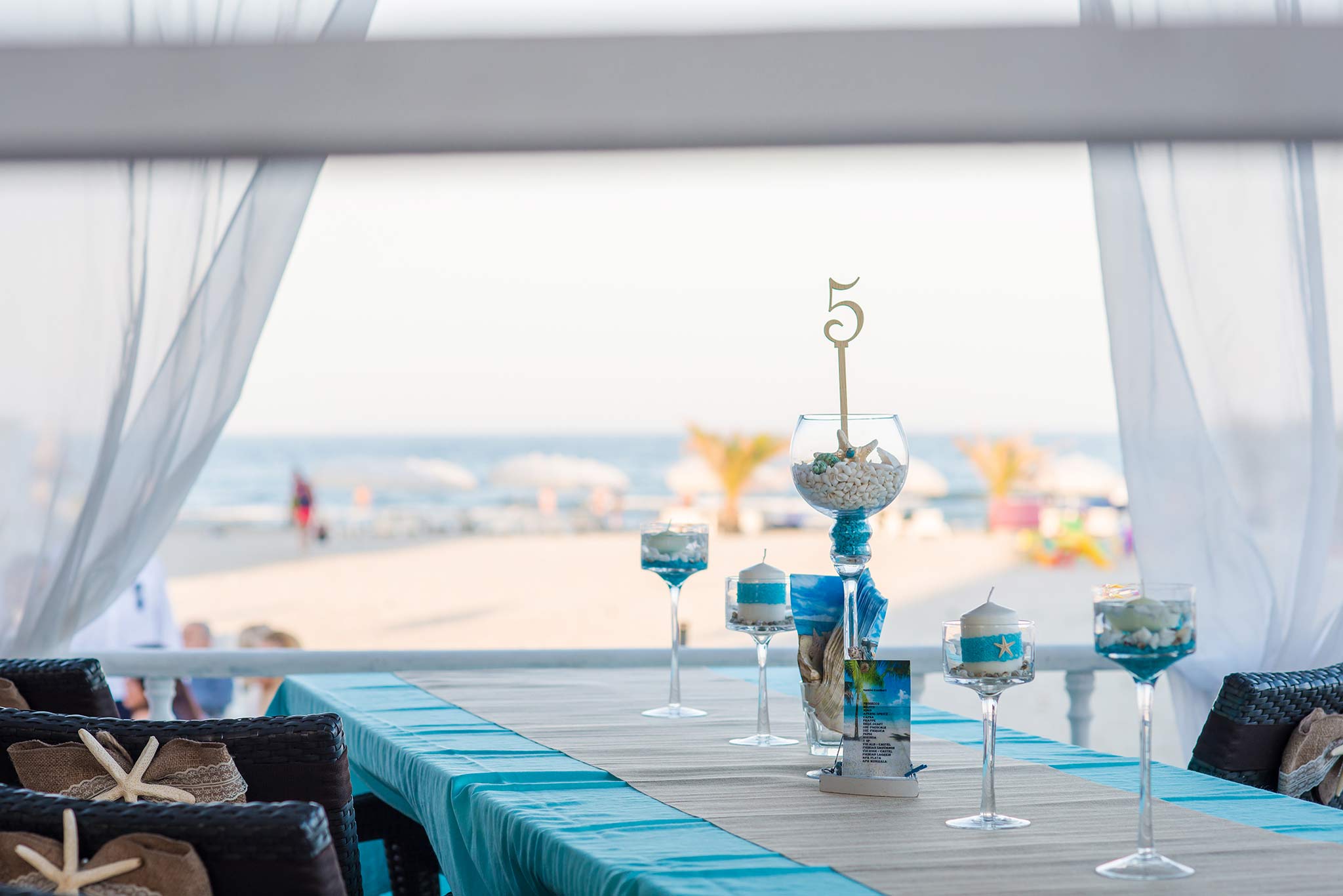 Nuntă pe plajă organizată în România