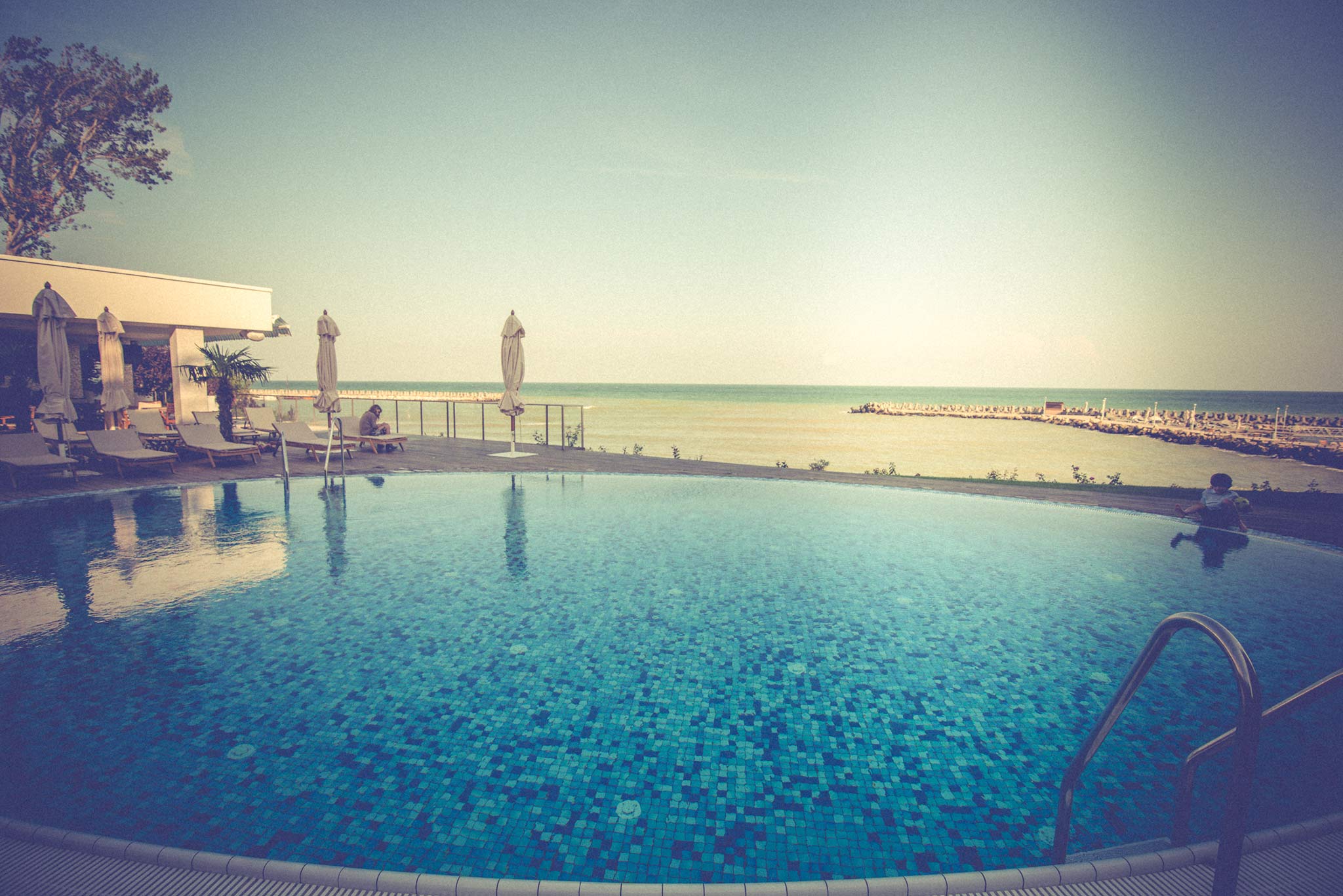 Nuntă pe plajă organizată în România