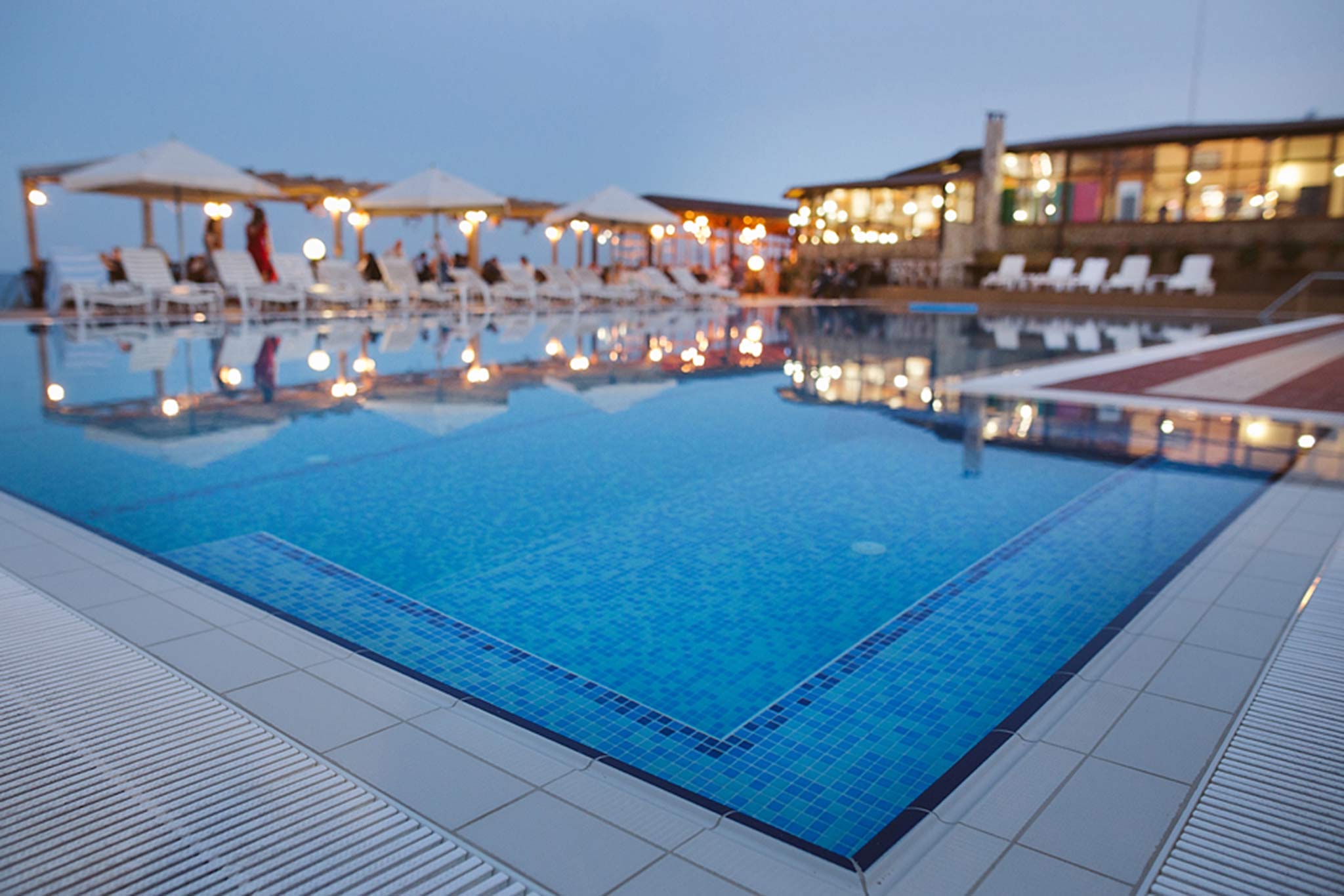 Nuntă pe plajă organizată în România