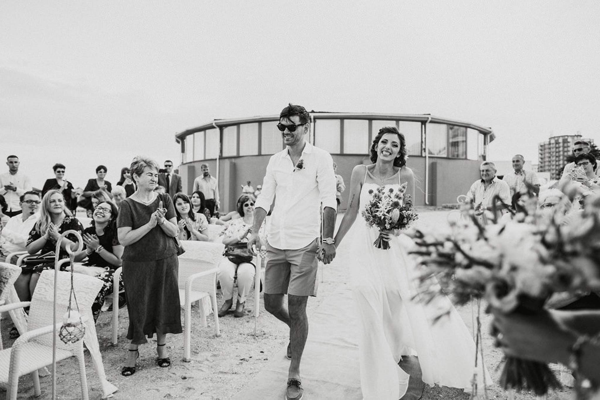 Nuntă pe plajă organizată în România