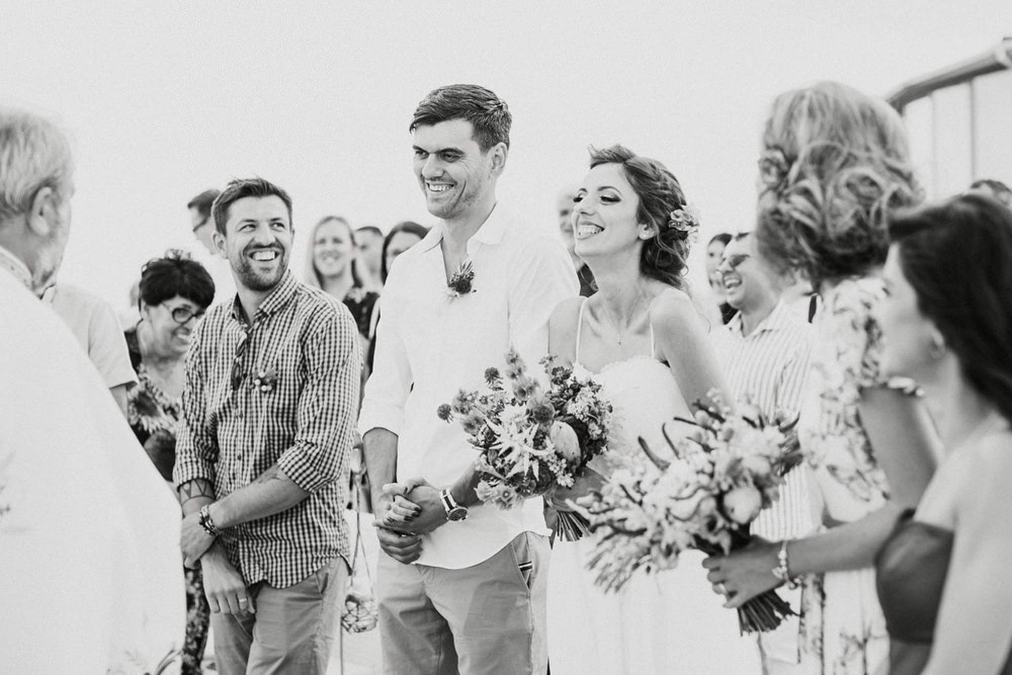 Nuntă pe plajă organizată în România