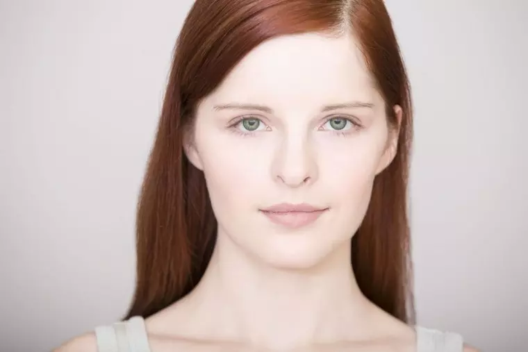 Top 6 nuanțe de păr care te întineresc cu 10 ani